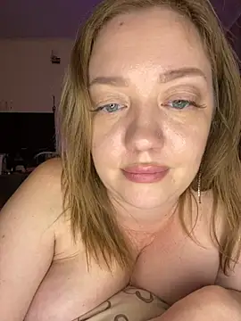 Snapshot of BBWOOW chatting on 12.16.24 BBWOOW online show from 12.16.24