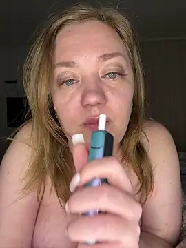 Snapshot of BBWOOW chatting on 03.05.25 BBWOOW online show from 03.05.25