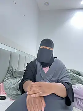 Snapshot of Submissive_Arab chatting on 12.15.24 Submissive Arab online show from 12.15.24