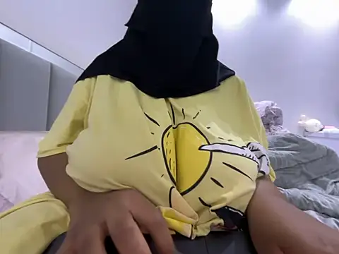 Snapshot of Submissive_Arab chatting on 02.22.25 Submissive Arab online show from 02.22.25