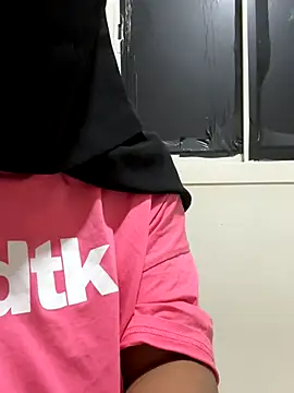 Snapshot of Submissive_Arab chatting on 10.06.25 Submissive Arab online show from 10.06.25