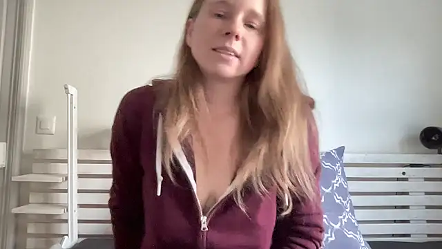 SweetLucy96 online show from 12.24.24