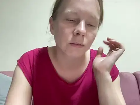 SweetLucy96 online show from 10.25.25