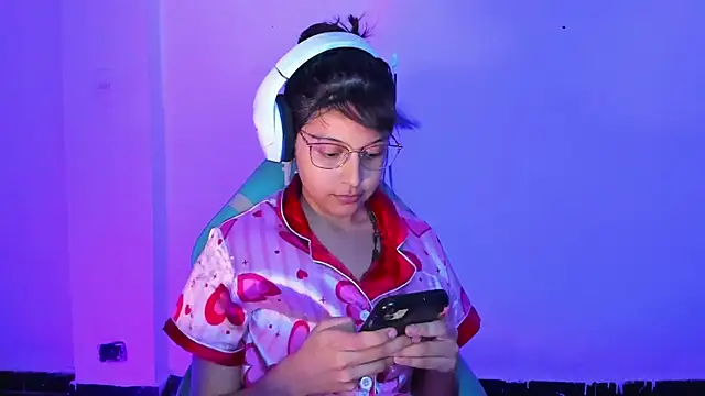 Little Lisy online show from 10.31.25