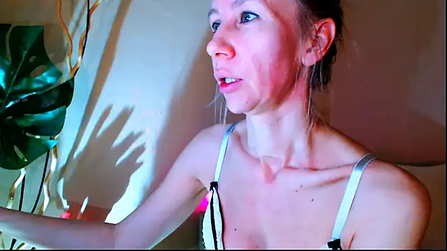 Snapshot of OLIVIA_CANDY chatting on 03.14.25 OLIVIA CANDY online show from 03.14.25