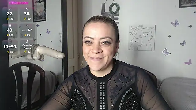 Snapshot of LIila28six chatting on 02.15.25 LIila28six online show from 02.15.25