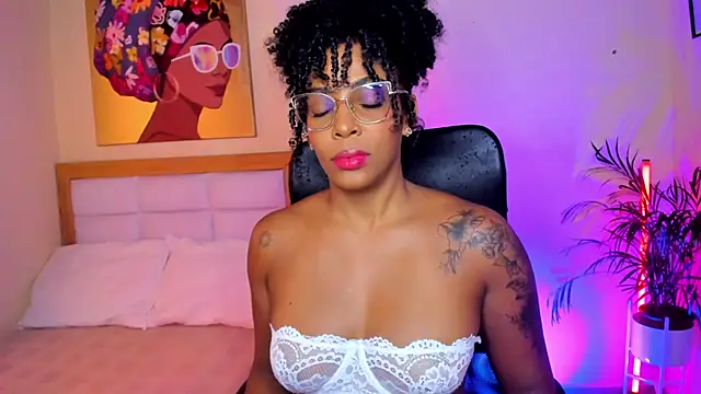 Snapshot of AitanaBrown_ chatting on 04.29.26 AitanaBrown online show from 04.29.26