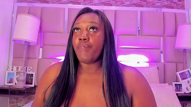 ShaniaBrownn online show from 11.08.25