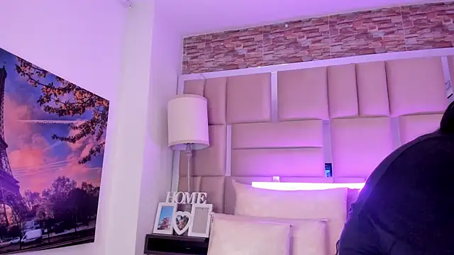 ShaniaBrownn online show from 02.04.26