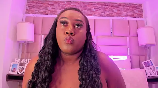 ShaniaBrownn online show from 03.11.26