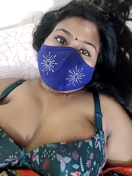 Snapshot of cutee__crazy chatting on 01.31.25 cutee crazy online show from 01.31.25