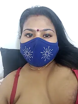 Snapshot of cutee__crazy chatting on 03.18.25 cutee crazy online show from 03.18.25