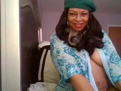 Snapshot of MSweetLindaParks chatting on 01.25.25 MSweetLindaParks online show from 01.25.25