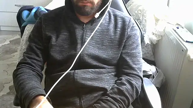 Snapshot of crazybaby5461 chatting on 10.19.25 crazybaby5461 online show from 10.19.25