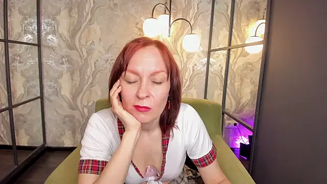 Snapshot of NikaGentle chatting on 05.20.26 NikaGentle online show from 05.20.26