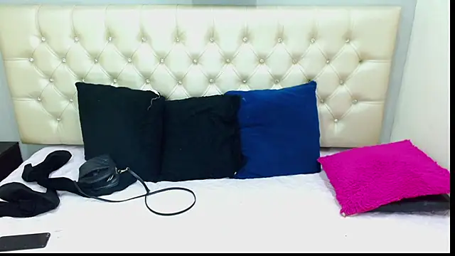 Snapshot of nomy_07 chatting on 04.18.26 nomy 07 online show from 04.18.26