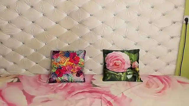 Snapshot of DoraMay chatting on 03.17.25 DoraMay online show from 03.17.25