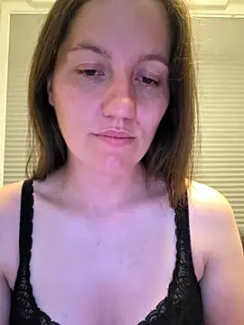Snapshot of Nicole-Ray chatting on 07.17.26 Nicole-Ray online show from 07.17.26