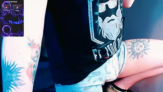 Marieblueeyes online show from 11.17.25