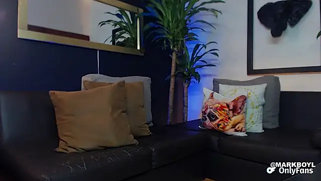 Snapshot of Markboyl chatting on 12.19.24 Markboyl online show from 12.19.24