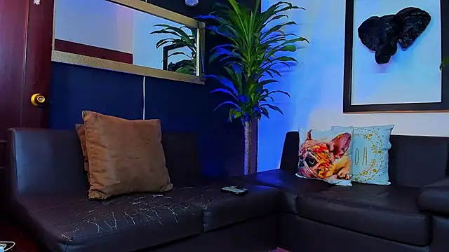 Snapshot of Markboyl chatting on 02.08.25 Markboyl online show from 02.08.25