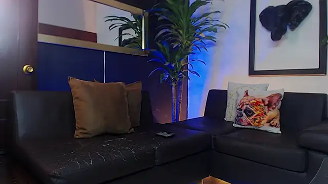 Snapshot of Markboyl chatting on 03.07.25 Markboyl online show from 03.07.25