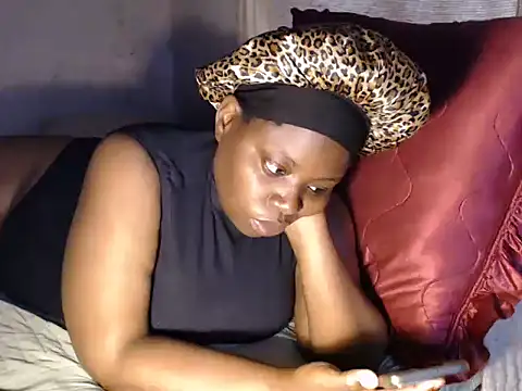 Snapshot of devine_TATAS chatting on 10.07.25 devine TATAS online show from 10.07.25