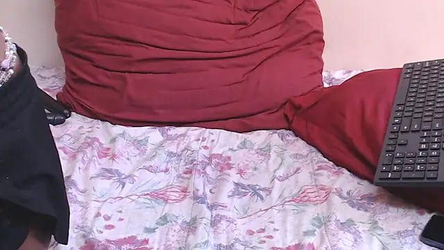 Snapshot of hottychubbygirl chatting on 12.10.24 hottychubbygirl online show from 12.10.24