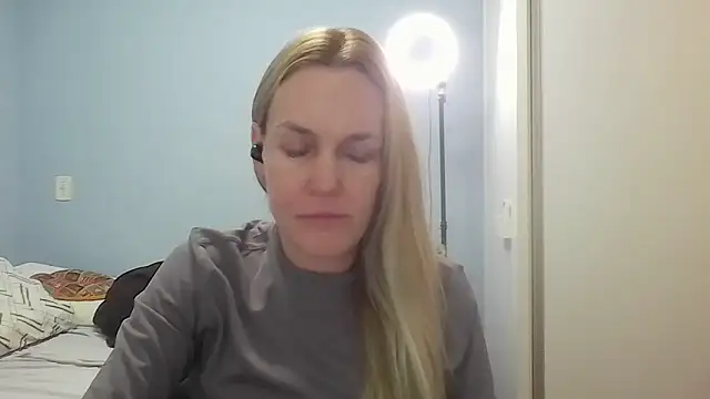 Annylove1 online show from 06.30.26