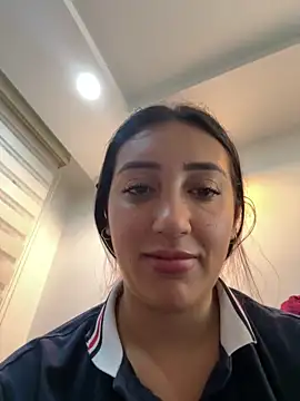 Snapshot of Hannahoff chatting on 02.07.25 Hannahoff online show from 02.07.25