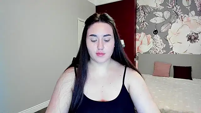 Snapshot of Roxie_Bradley chatting on 02.02.26 Roxie Bradley online show from 02.02.26