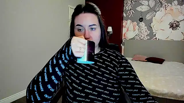 Snapshot of Roxie_Bradley chatting on 02.05.26 Roxie Bradley online show from 02.05.26