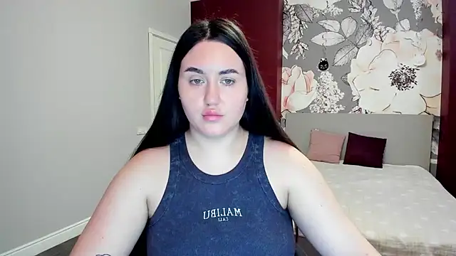 Snapshot of Roxie_Bradley chatting on 02.09.26 Roxie Bradley online show from 02.09.26