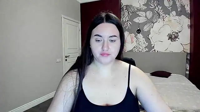 Snapshot of Roxie_Bradley chatting on 02.12.26 Roxie Bradley online show from 02.12.26