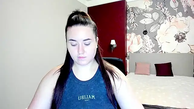 Snapshot of Roxie_Bradley chatting on 02.18.26 Roxie Bradley online show from 02.18.26