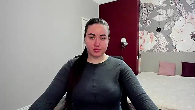 Snapshot of Roxie_Bradley chatting on 03.12.26 Roxie Bradley online show from 03.12.26