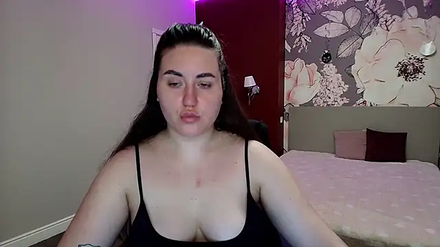 Snapshot of Roxie_Bradley chatting on 03.30.26 Roxie Bradley online show from 03.30.26