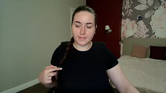 Roxie Bradley online show from 05.13.26