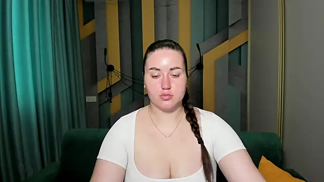 Roxie Bradley online show from 06.03.26