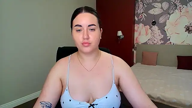 Roxie Bradley online show from 06.10.26