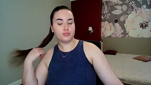 Roxie Bradley online show from 06.17.26