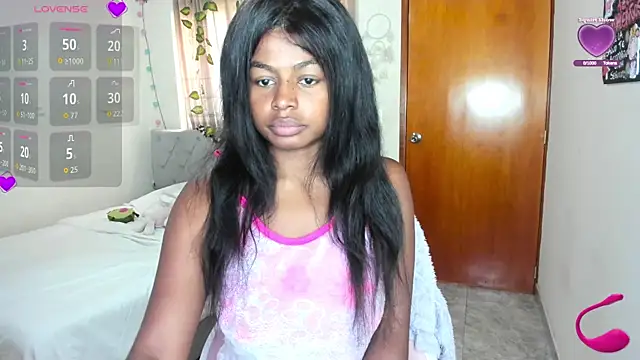 Snapshot of charlott7 chatting on 06.12.26 charlott7 online show from 06.12.26