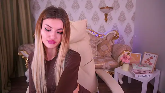 Snapshot of Lili_Danger chatting on 12.11.24 Lili Danger online show from 12.11.24