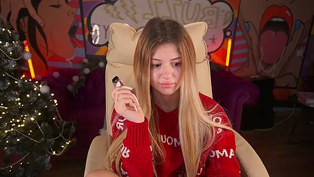 Snapshot of Lili_Danger chatting on 12.26.24 Lili Danger online show from 12.26.24