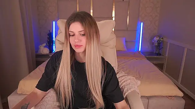 Snapshot of Lili_Danger chatting on 01.03.25 Lili Danger online show from 01.03.25