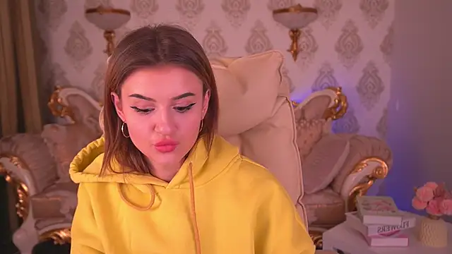 Snapshot of Lili_Danger chatting on 02.04.25 Lili Danger online show from 02.04.25