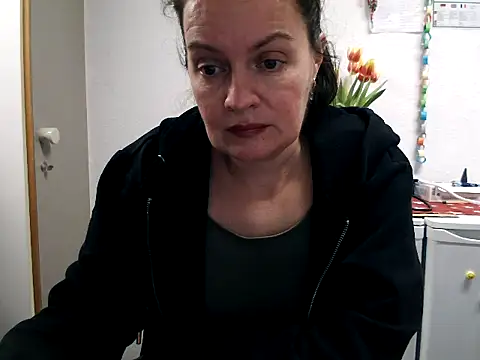 LoveNBloom online show from 02.08.25