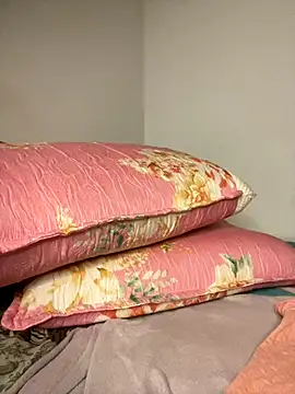  yisela  online show from 10.28.25