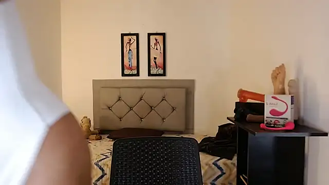 Snapshot of sofiaxdollxxx chatting on 10.14.25 sofiaxdollxxx online show from 10.14.25