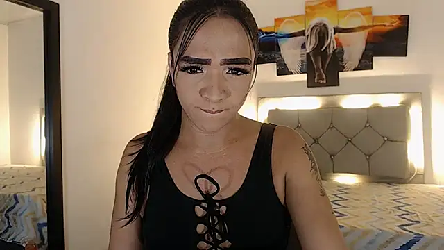 Snapshot of sofiaxdollxxx chatting on 10.28.25 sofiaxdollxxx online show from 10.28.25